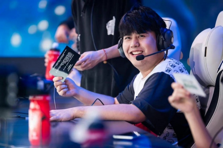 云端花不再 云端花不再