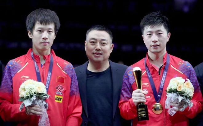 他能够在狭 他能够在狭